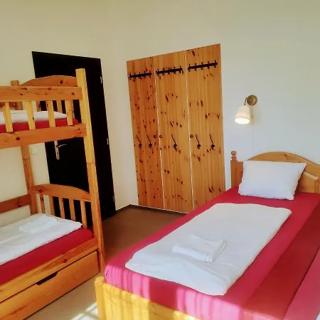 Apartmanovy Dum Pastak דירה קוטי