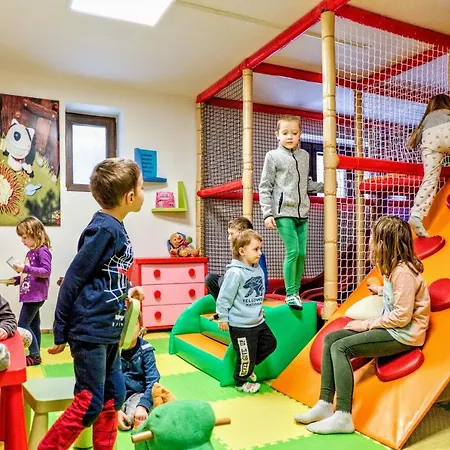 Apartmanovy Dum Pastak 아파트 코우티